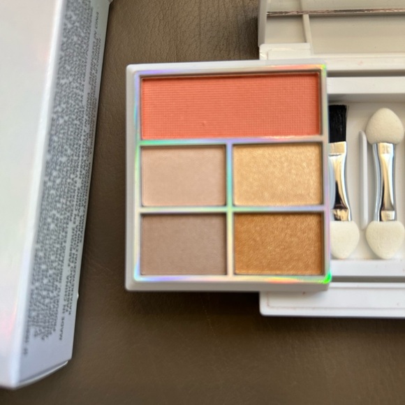 Claire's Daybreak Eyeshadow Palette - Pink, Orange, Gold - Picture 10 of 15